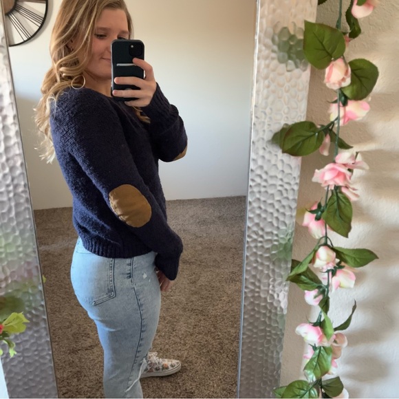 Women’s BDG Size Small Navy Sweater with Brown Elbow Accents - Picture 7 of 7